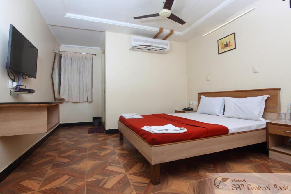 Hotel S R M Central Park Chennai Eksteriør bilde