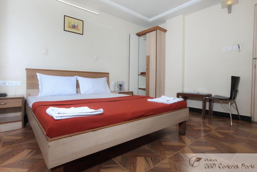 Hotel S R M Central Park Chennai Eksteriør bilde
